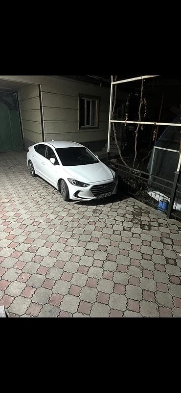 byd e7: Hyundai Avante: 2018 г. — 4