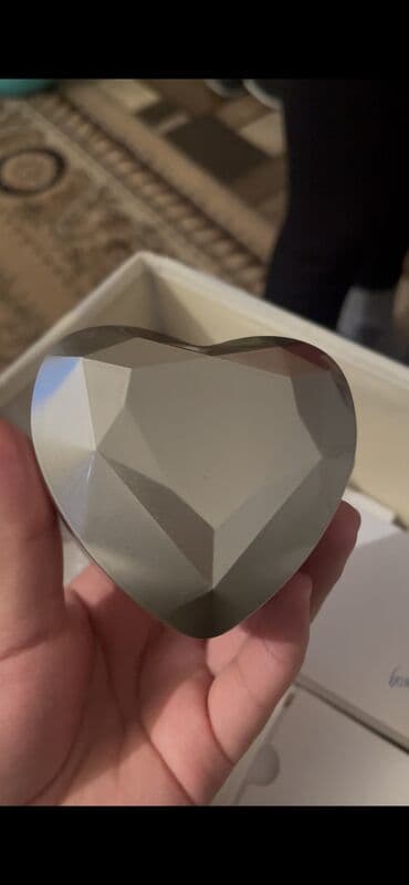 что можно подарить папе: ✨ Идеальная коробочка для самого важного вопроса. Нежный свет, бархат — 10