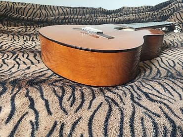 музык: Продаю классическую гитару Yamaha C40. Покупалась 4 года назад в — 4