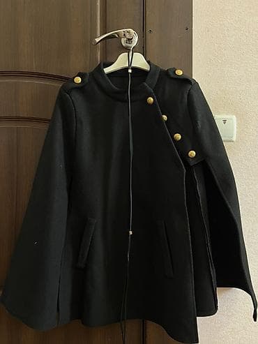 черный кожаный плащ: Черное пальто-накидка (кейп) - Фасон: А-силуэт, расклёшенная накидка — 1