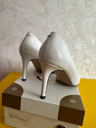 аква шузы: Продаю туфли‼️ Надевала на фото сессию один раз новые! Натур кожа — 3