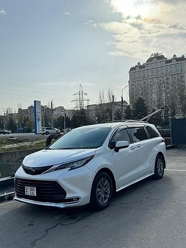 highlander 2012: Toyota Sienna: 2022 г., 2.5 л, Гибрид, Минивэн — 1