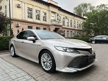 crown 2018: Toyota Camry: 2018 г., 2.5 л, Вариатор, Гибрид, Седан — 1