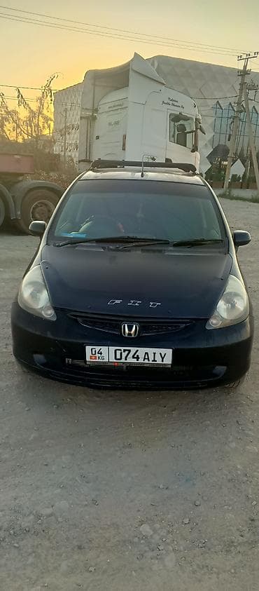 Honda Fit: 2003 г., 1.3 л, Вариатор, Бензин, Хэтчбэк at lalafo.kg Honda Fit: 2003 г., 1.3 л, Вариатор, Бензин, Хэтчбэк