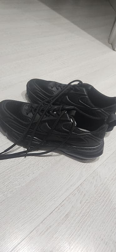 мужские красовки: Кроссовки мужские, черные - Универсальный дизайн total black — 2