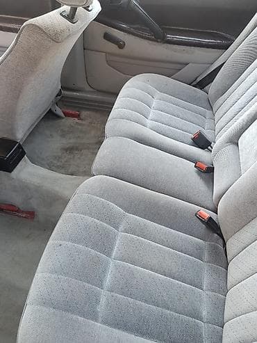 авто порше: Volkswagen Passat Variant: 1990 г., Универсал — 10