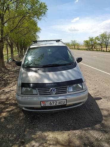Volkswagen Sharan: 1996 г., 2 л, Механика, Бензин, Минивэн