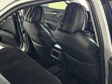 б в: Toyota Camry: 2018 г., 2.5 л, Автомат, Гибрид, Седан — 8