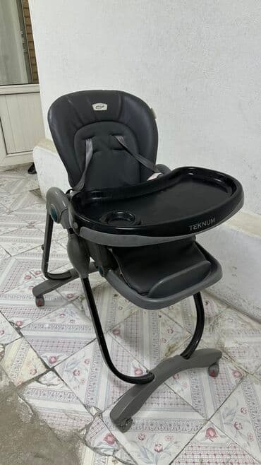 Стул для кормления в хорошем состоянии