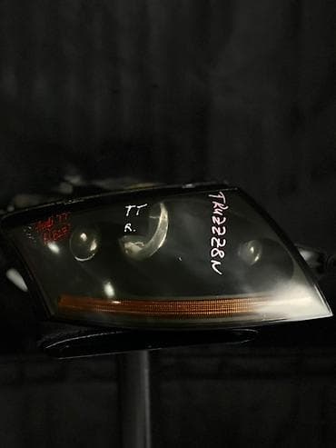 янтарный: Передняя правая фара Audi 2006 г., Б/у, Оригинал, Япония — 1