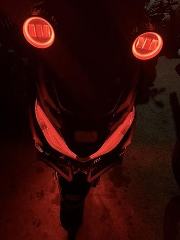 Кумурска мотороллер: Скутер с тюнингом освещения и трансмиссии CVT Особенности: - Яркая — 3