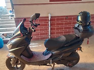 скутор самурай: Скутер 150–200 см³ (визуально класс GT), цвет матовый чёрный с — 2