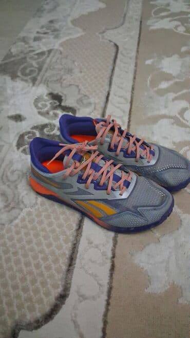 taigan кроссовки: Продаю за срочности Nyke Jordan привез все кроссовки из Европы размер — 4