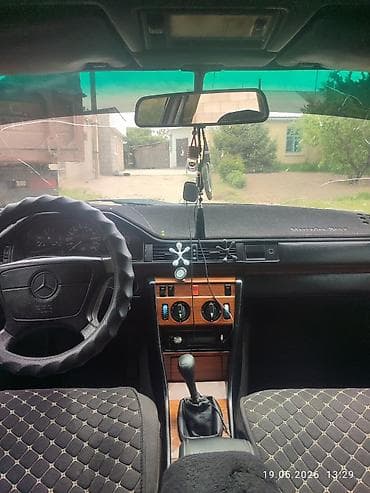 вито 2 8: Mercedes-Benz W124: 1993 г., 2.2 л, Механика, Бензин, Седан — 4