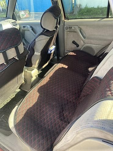 авто кроссовер: Volkswagen Vento: 1994 г., Газ — 5