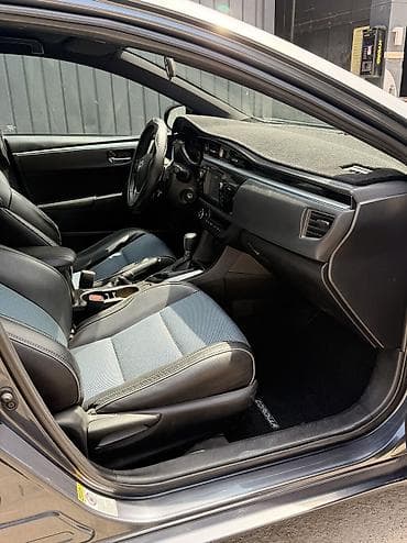 8: Toyota Corolla: 2015 г., 1.8 л, Автомат, Бензин, Седан — 4