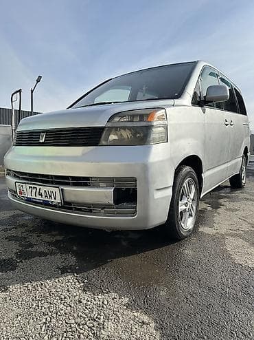 Toyota: Toyota Voxy: 2002 г., 2 л, Автомат, Бензин, Минивэн — 1