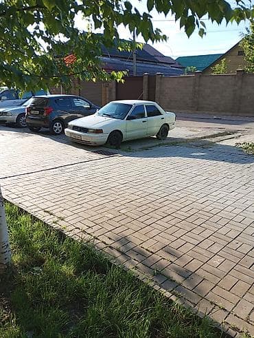 малибо: Mazda 323: 1997 г., Механика, Седан — 7