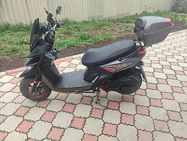 9 00 r20: Скутер 50–125 см³ (по виду модель класса City/Adventure) Описание: - — 3