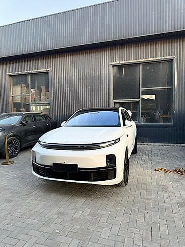 byd e7: Lixiang L7: 2023 г., Газ, Кроссовер — 5