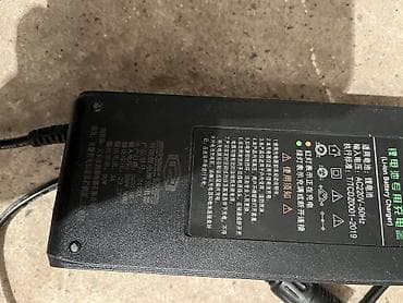 Детали салона: Зарядное устройство для аккумуляторов 24 В - Тип: умное зарядное — 5