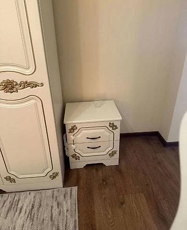 Гарнитур для спальни в классическом стиле Состав: - Кровать — 4