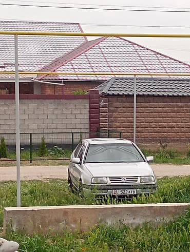 Volkswagen Vento: 1998 г., Седан