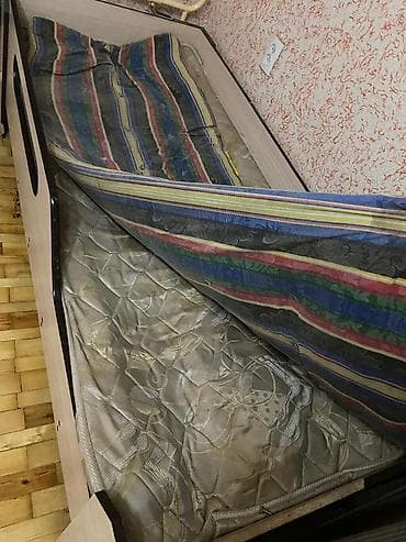 bunk bed: Односпальная кровать с защитными бортиками и матрасом. - Размер — 4