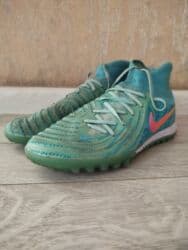 сколько стоит хороший футбольный мяч: Сороконожки Найк фантом очень хорошие 
цена:1300
Адрес: Ак Ордо 3 — 3