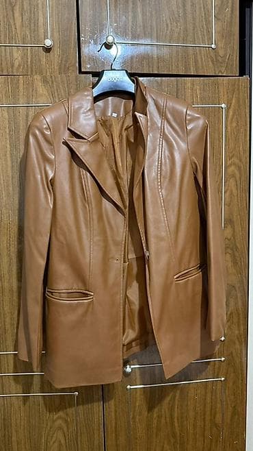 женские зимние замшевые ботинки: Женский пиджак из эко-кожи, цвет карамельный/коньячный. - Кроеный по — 2