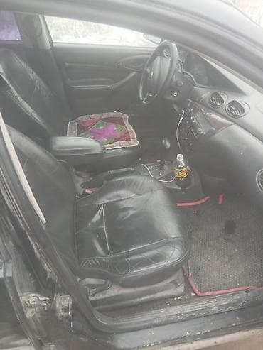 astra h: Ford Focus: 2001 г., 2 л, Механика, Бензин, Седан — 5