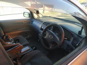 срочно продаю в связи с переездом: Toyota Ipsum: 2002 г., 2.4 л, Автомат, Газ, Вэн/Минивэн — 3