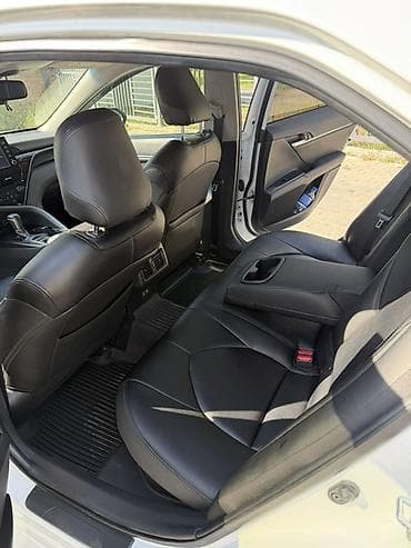 Toyota Camry: 2022 г., 2.5 л, Автомат, Гибрид, Седан — 7