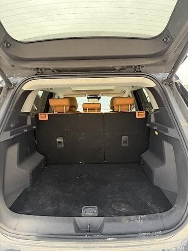 tesla model x: Электрический кроссовер (5 дверей), цвет серый металлик. Ключевые — 9