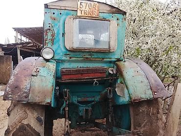 белорус 82 1: Трактор колёсный советского образца с кабиной, передним ведущим мостом — 2