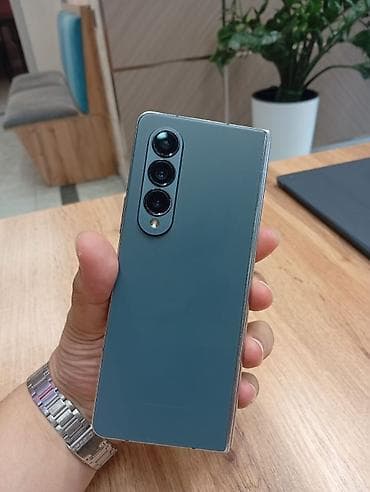 galaxy s19: Samsung Galaxy Z Flip 4, цвет - Серый — 1