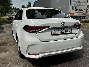 Toyota: Toyota Corolla: 2020 г., 1.3 л, Вариатор, Бензин, Седан — 2
