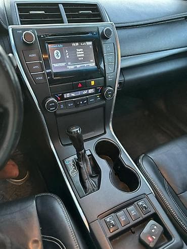 сткл: Toyota Camry: 2015 г., Гибрид, Седан — 8