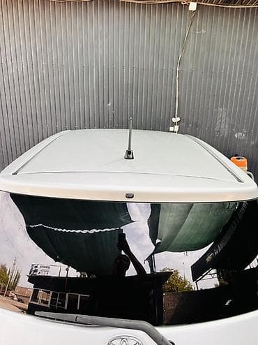 Продажа авто: Toyota Ist: 2003 г., Автомат, Хэтчбэк — 2