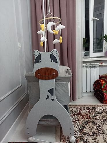 Детская колыбель-люлька с маятниковым механизмом и дистанционным