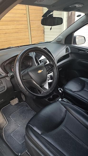 1: Chevrolet Spark: 2017 г., 1 л, Вариатор, Бензин, Хэтчбэк — 7