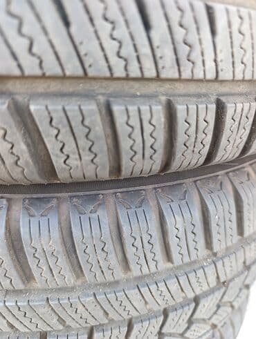 шины на форанер: R-17 -215-45. Привозные из Японии. Шины зимние комплект 4 шт. По нашим — 4