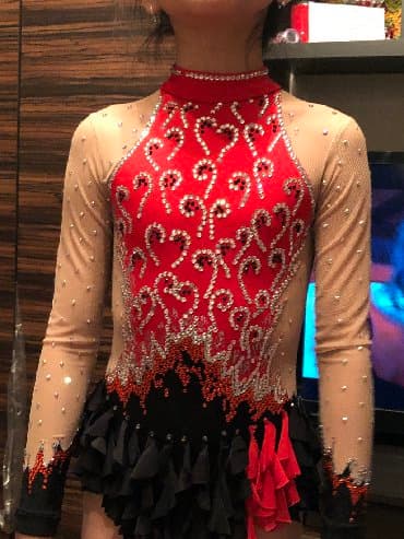 купальник для художественной: Продается купальник для художественной гимнастики. Б/у. Носили — 1