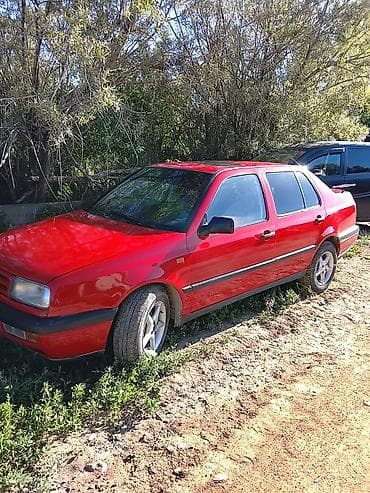 volk: Volkswagen Vento: 1993 г., 1.8 л, Механика, Газ, Седан — 2