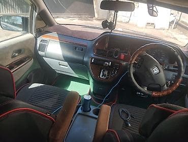 зад: Honda Odyssey: 2000 г., Минивэн — 6