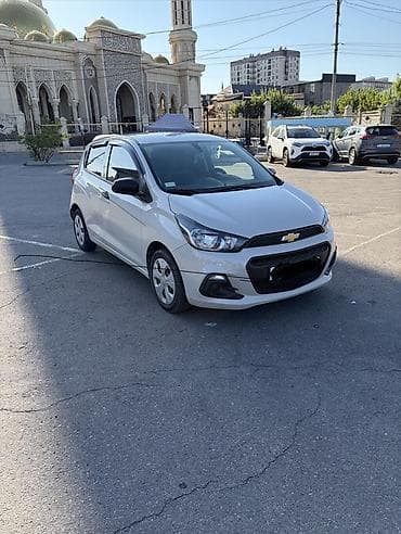 Продажа авто: Chevrolet Spark: 2017 г., 1 л, Автомат, Бензин, Хэтчбэк — 2