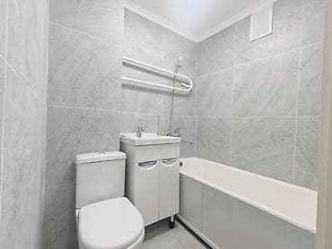 flat osh: 2 комнаты, 44 м², 10 мкр 104 серия, 1 этаж — 9