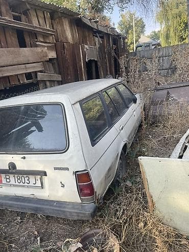 bmw 3 f80: Mazda 323: 1980 г., Универсал — 1