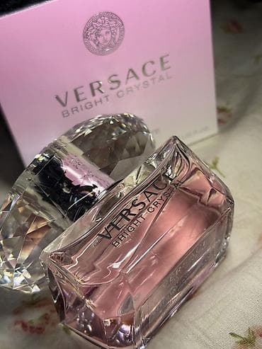 versace: VERSACE Bright Crystal — женская туалетная вода. - Аромат — 2