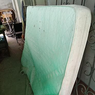 Офисная мебель: Продаю б/у матрас 2х спальный, бесплатно, то есть даром — 2